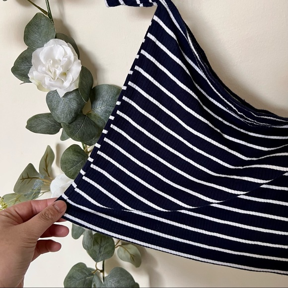 Forever 21 Slit Sleeves Tube Top - Picture 7 of 7